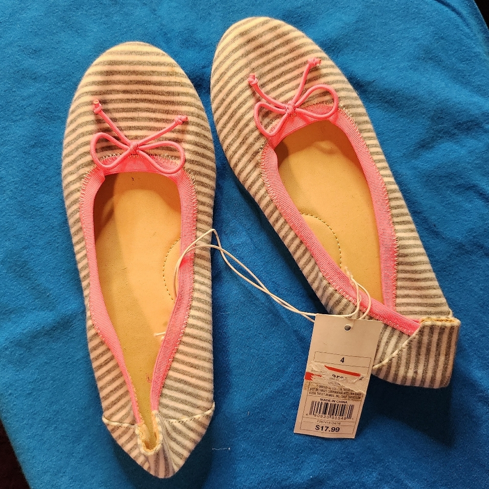 NWT Cat & Jack Girls 4 Ballet-Style Flats - Picture 4 of 10